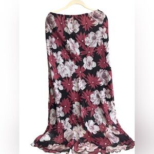 Chic Floral Maxi Skirt in Black and Pink